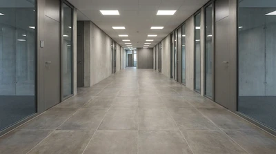 Офисный центр: коридор с плиткой
